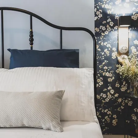 Donna Elena - Epoque 4*